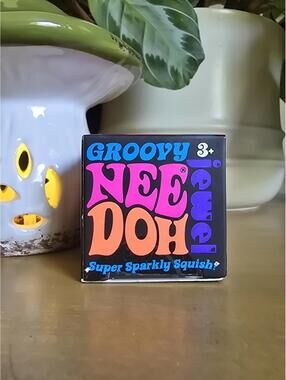 NIB NeeDoh Groovy Jewel - Purple